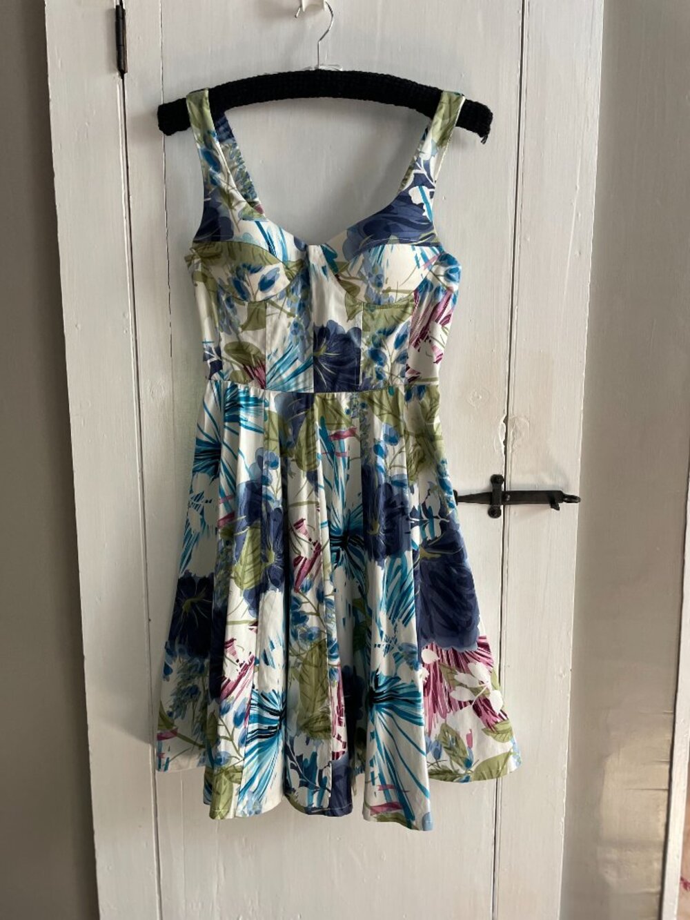 Ariella Floral Fit & Flare Corset Bodice Dress w/ knee length full skirt Size M